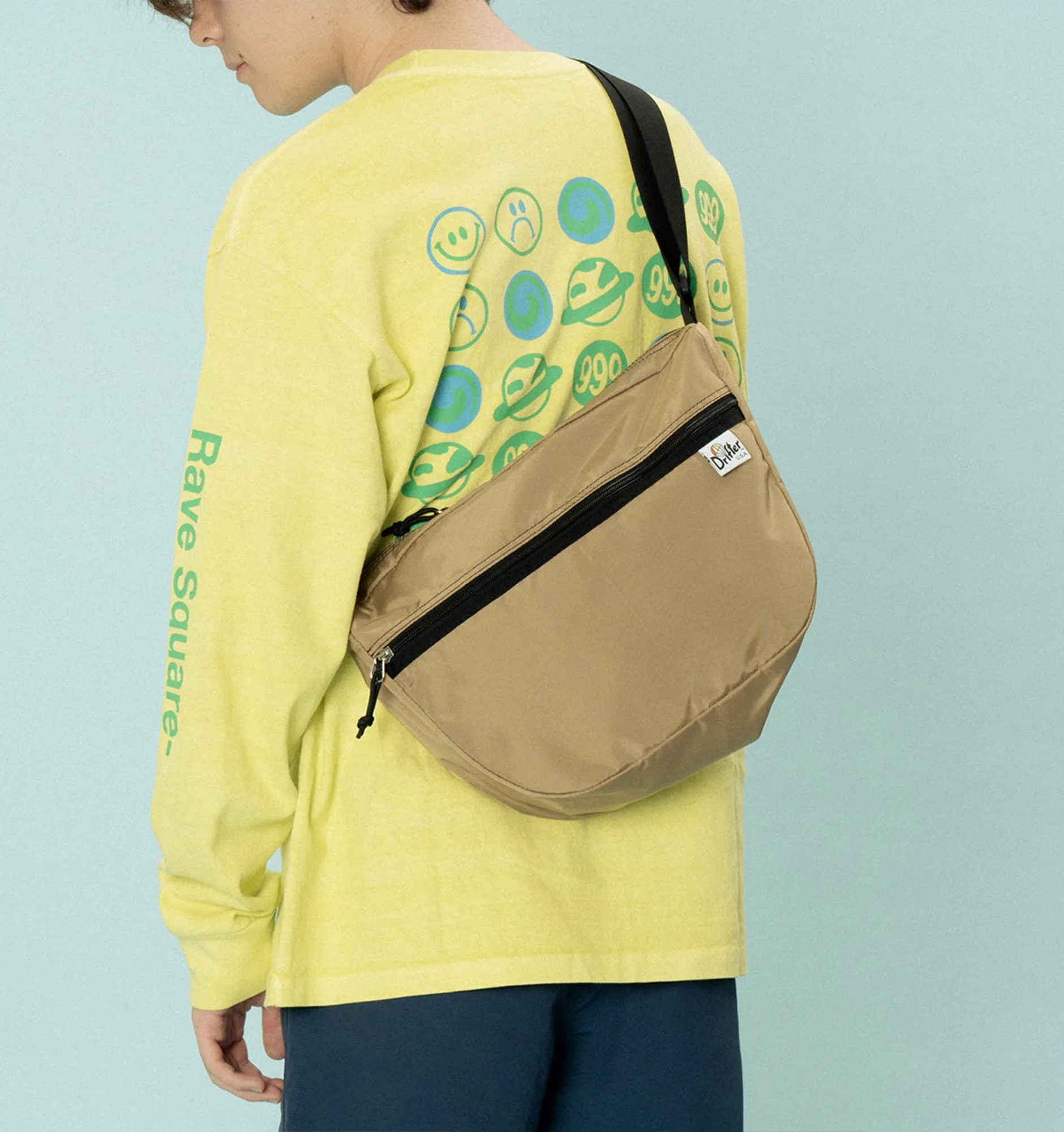 Versatile Drifter Pack: Compact, Convenient Messenger-style Carrier Bag