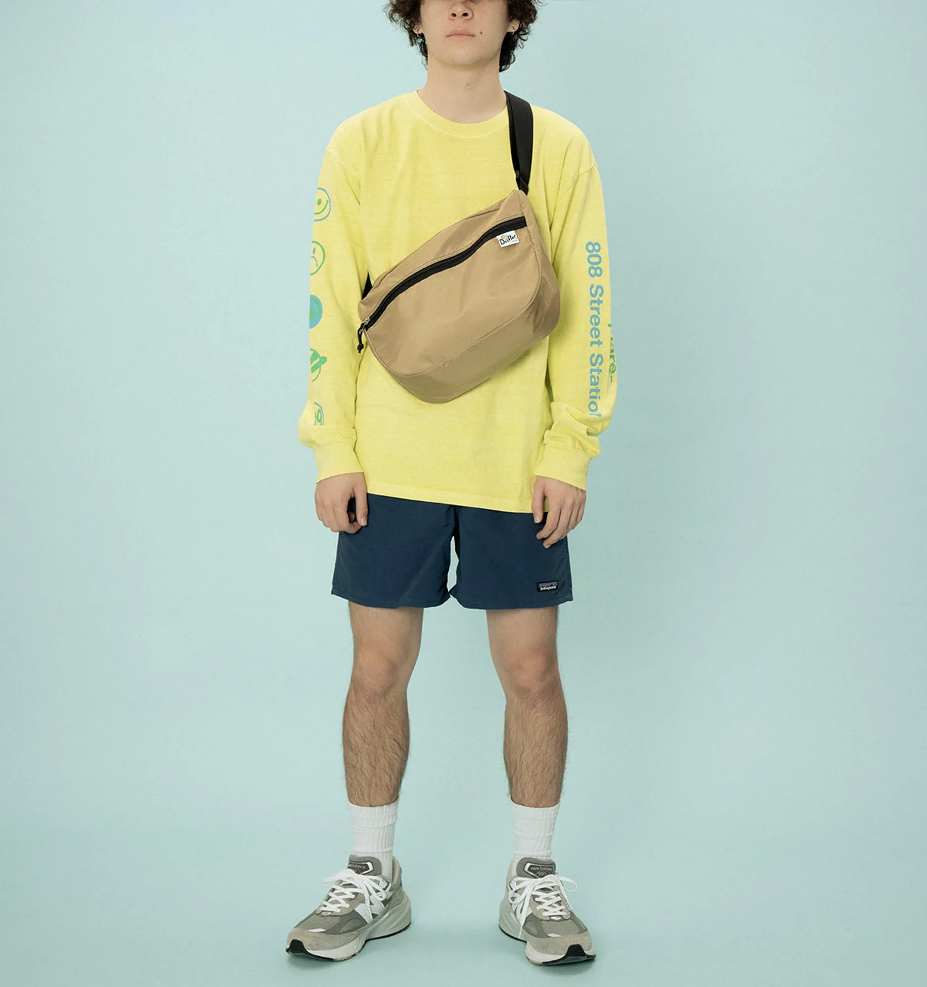 Versatile Drifter Pack: Compact, Convenient Messenger-style Carrier Bag