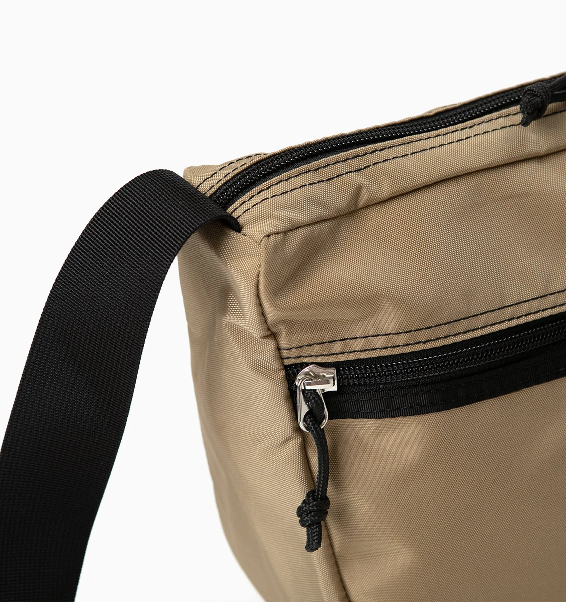 Versatile Drifter Pack: Compact, Convenient Messenger-style Carrier Bag