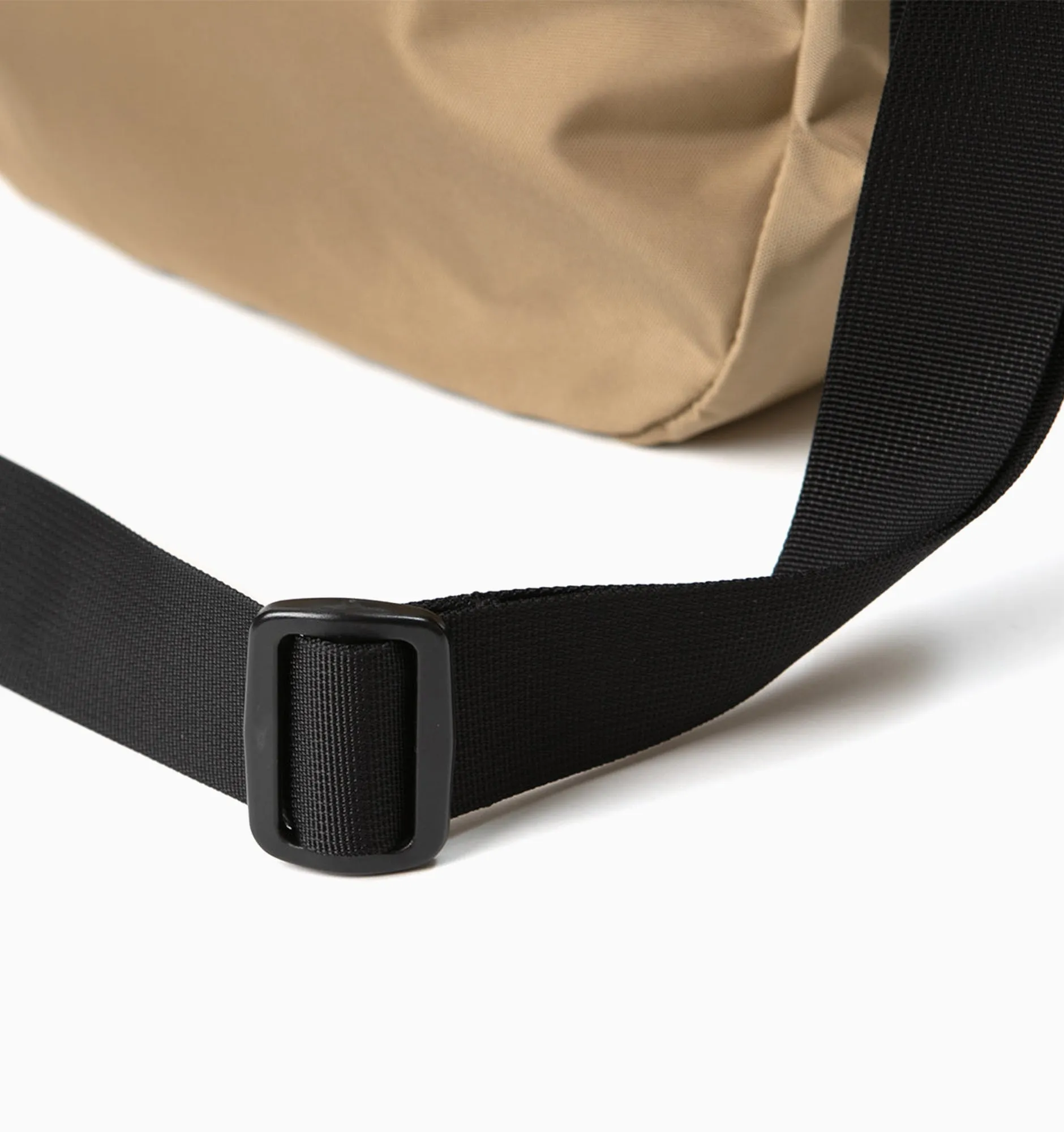 Versatile Drifter Pack: Compact, Convenient Messenger-style Carrier Bag